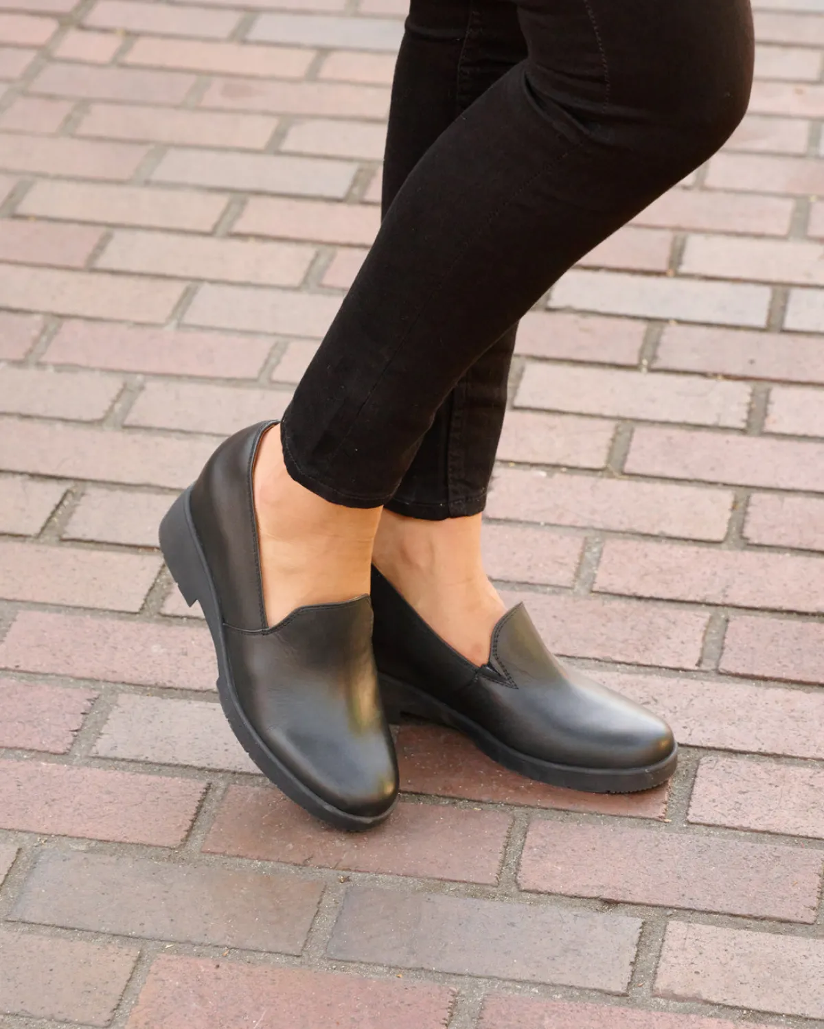 ABEO Horizon Slip On Metatarsal-Women Standard | Education