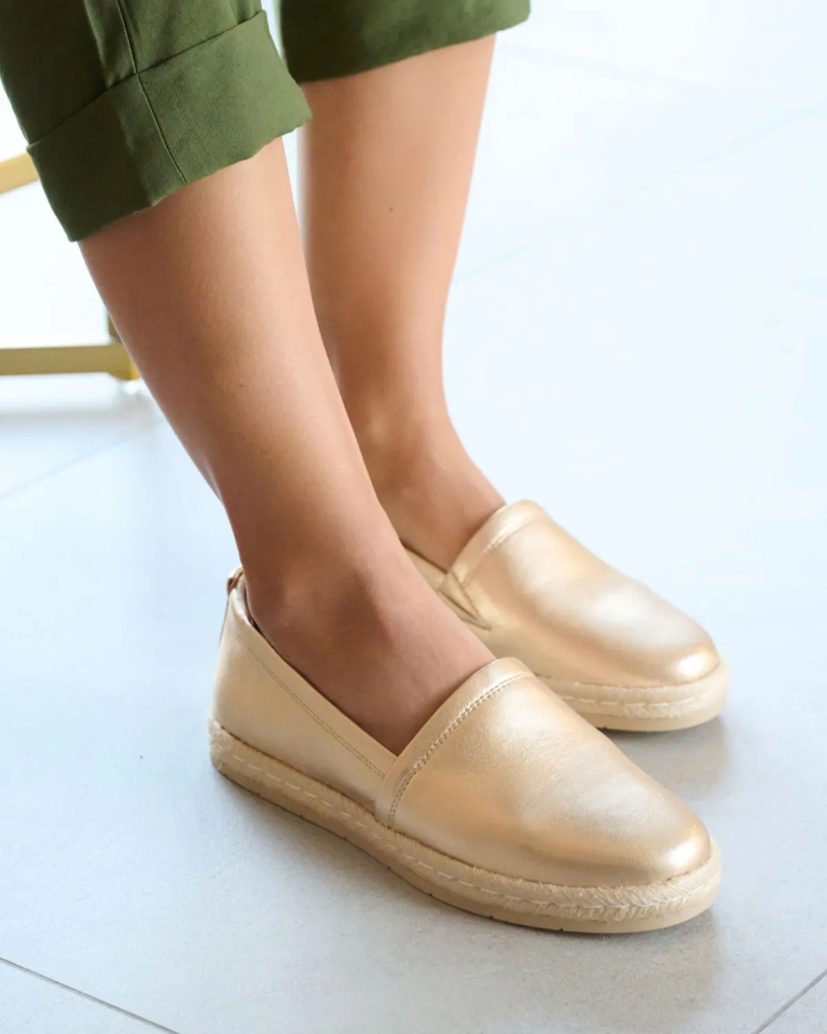 ABEO Isle Slip On Metatarsal-Women Standard | Education