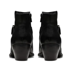 Clarks Neva Buckle-Women Wide | Standard