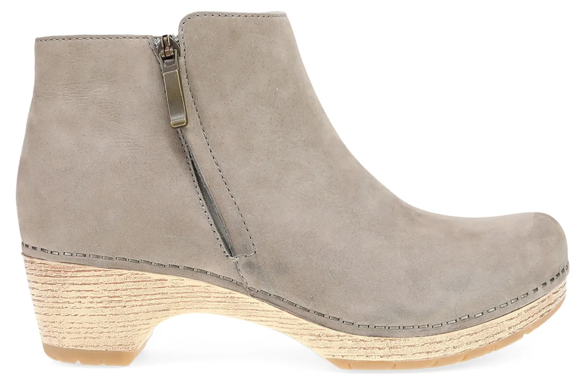 Dansko Lizanne-Women Standard | Education