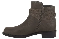David Tate Skip-Women Standard | Wide