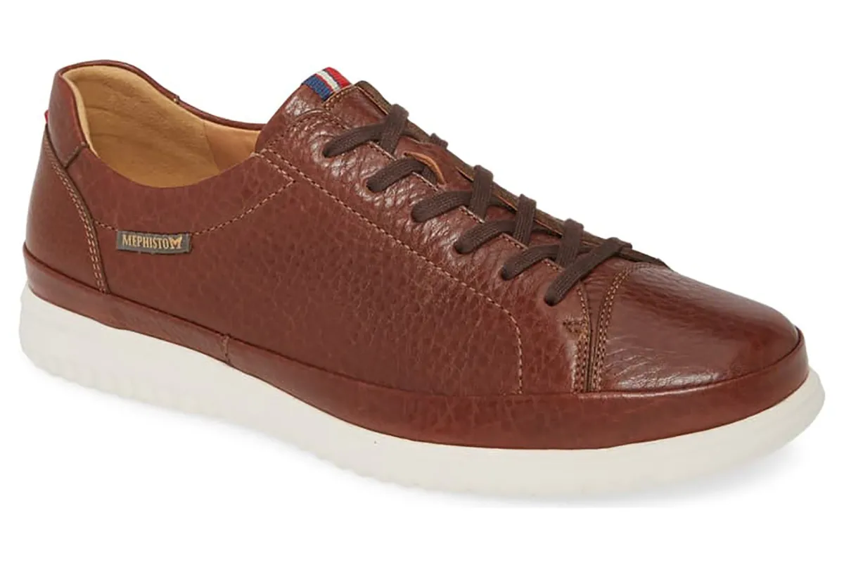 Mephisto Thomas- Medium | Travel
