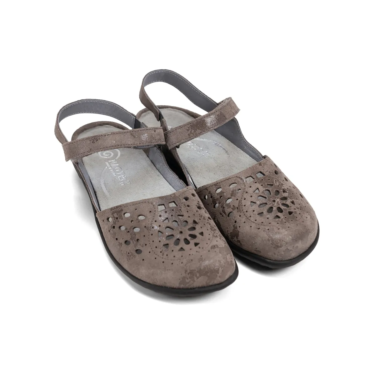 Naot Arataki-Women Standard | Education