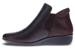 Revere Damascus-Women Standard | Wide