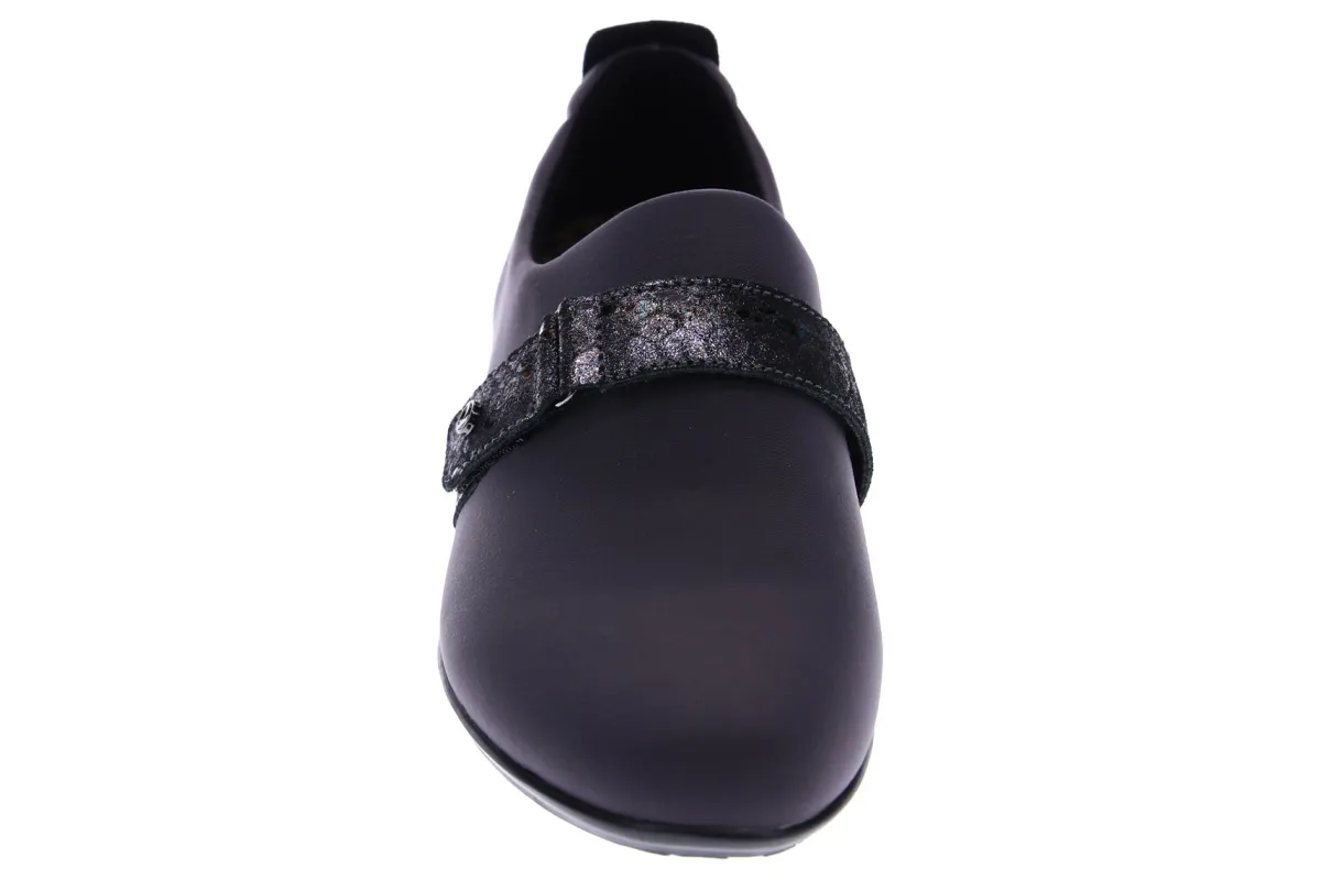 Revere Genoa-Women Standard | Wide
