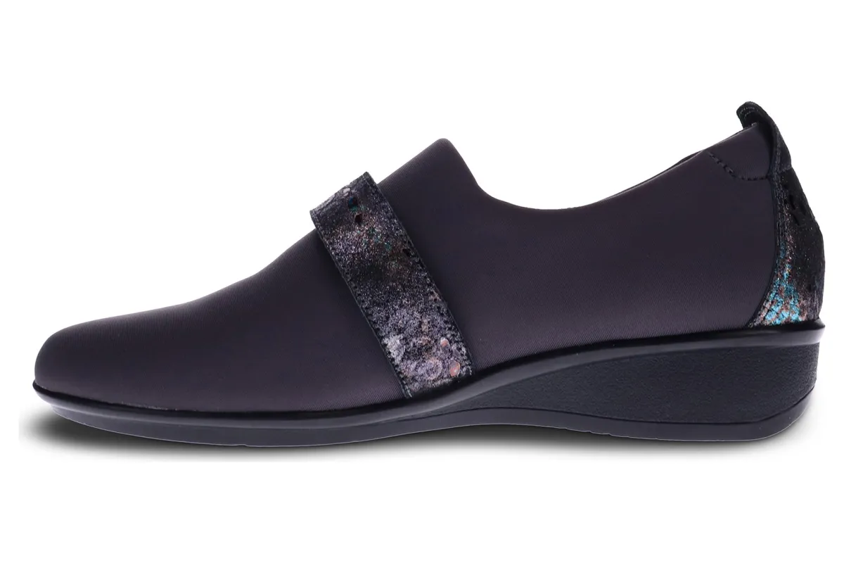 Revere Genoa-Women Standard | Wide