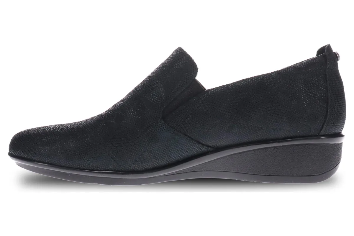 Revere Jamaica-Women Wide | Standard
