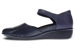 Revere Osaka-Women Wide | Standard