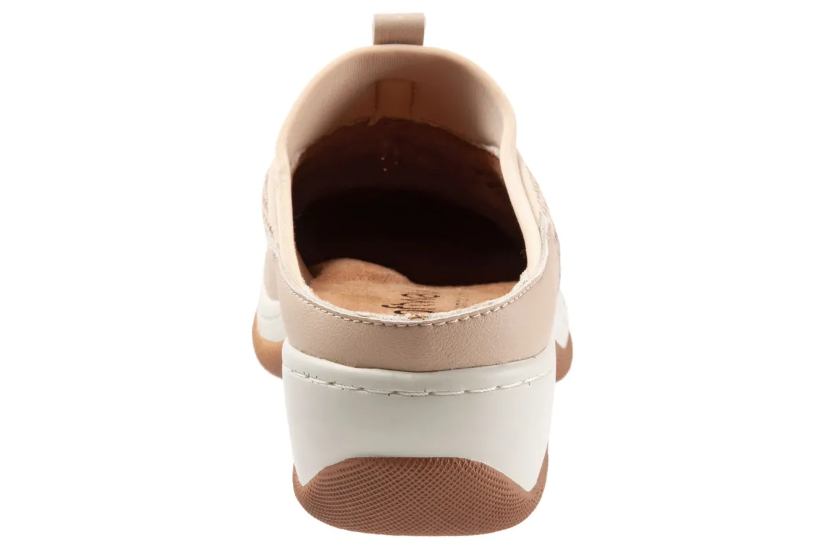 Softwalk Aberdeen-Women Standard | Wide