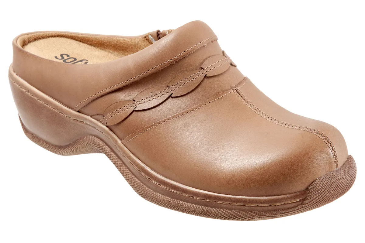 Softwalk Amber-Women Wide | Clogs