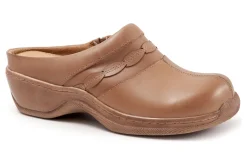 Softwalk Amber-Women Wide | Clogs