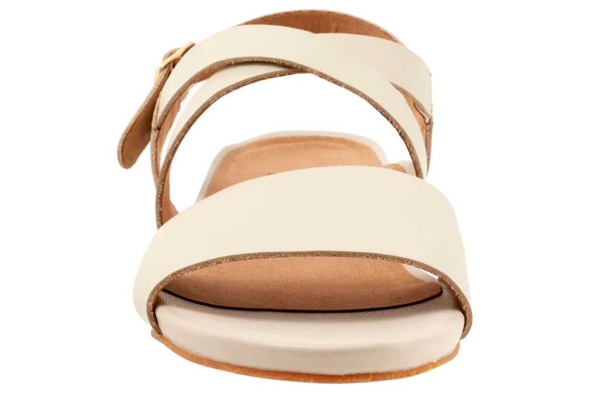 Softwalk Cali-Women Wide | Standard