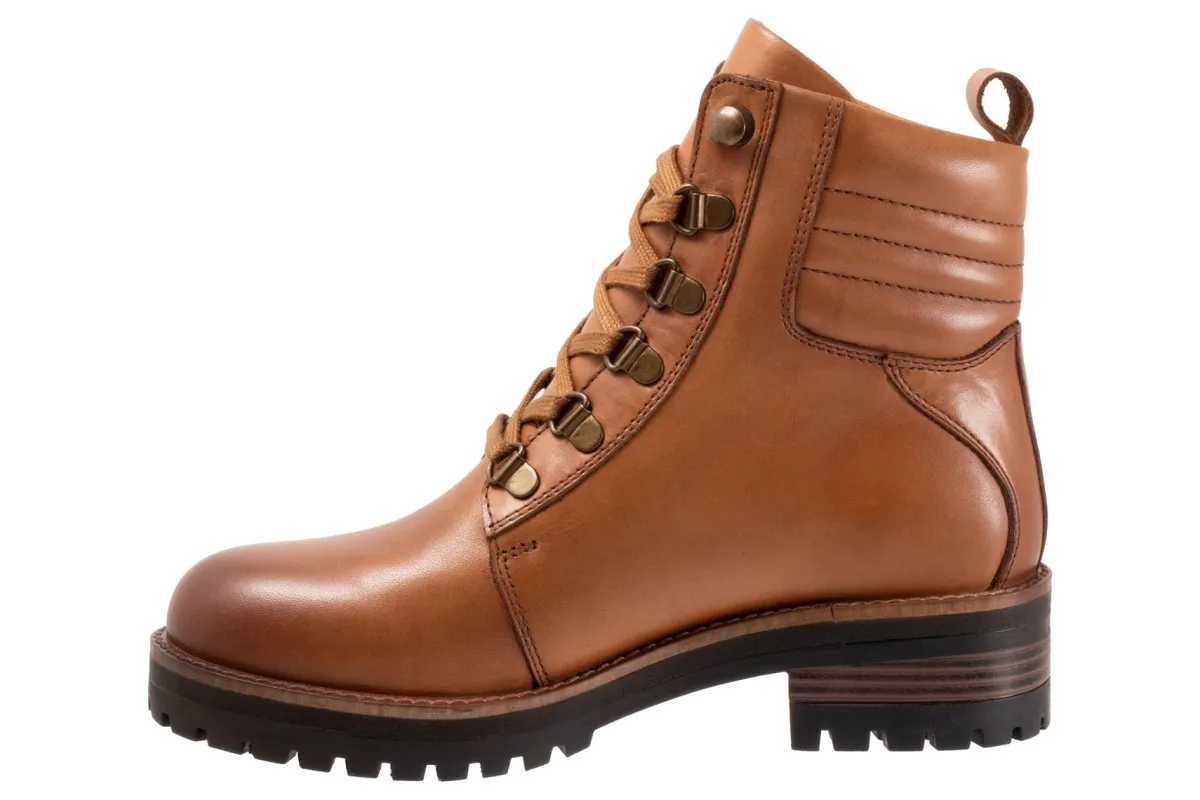 Softwalk Everett-Women Standard | Wide
