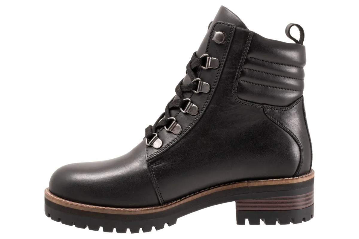 Softwalk Everett-Women Standard | Wide