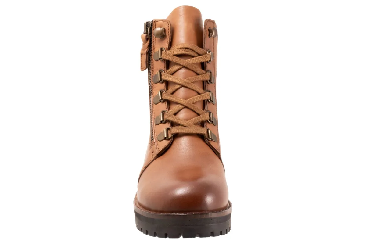 Softwalk Everett-Women Standard | Wide