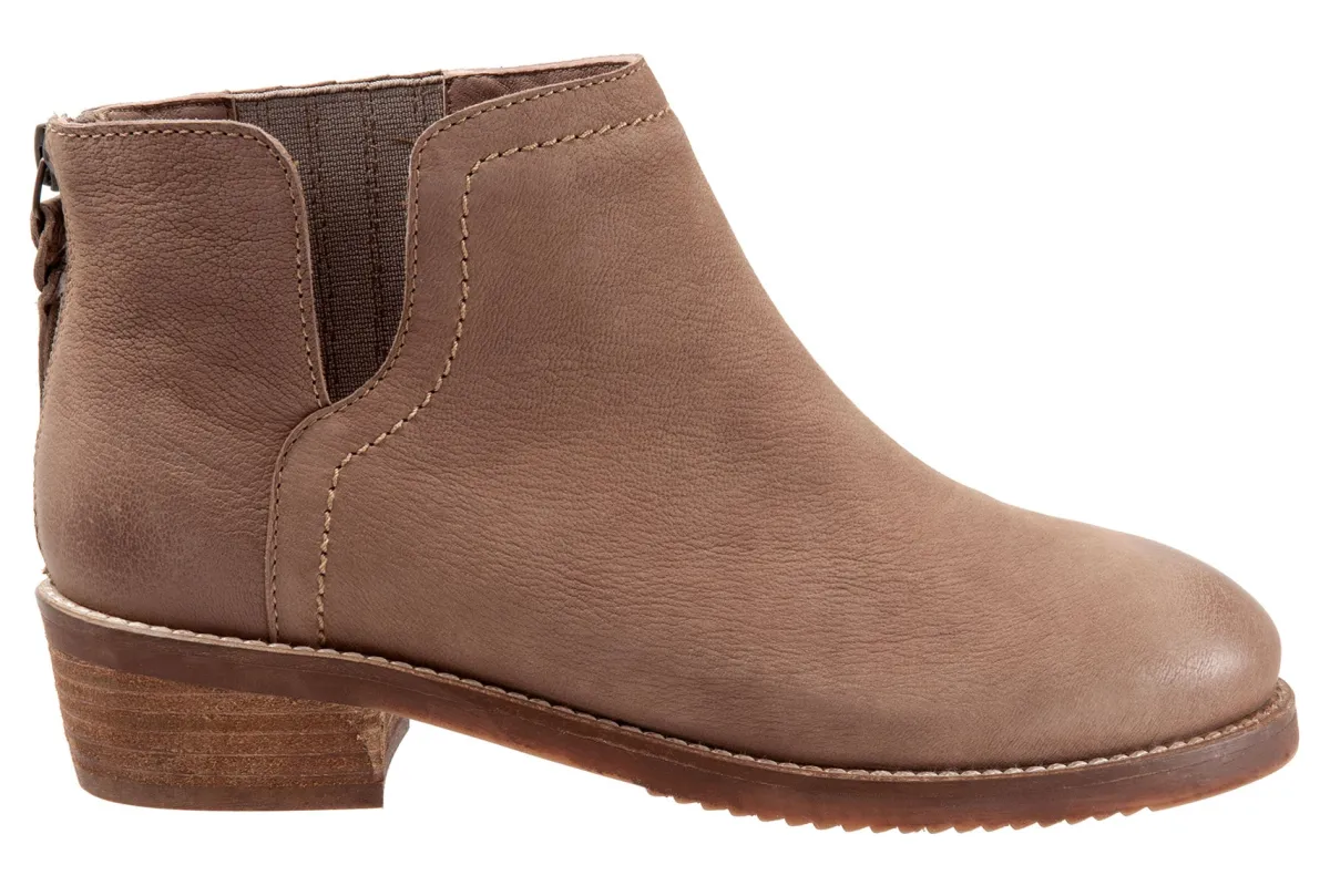 Softwalk Ramona-Women Wide | Narrow