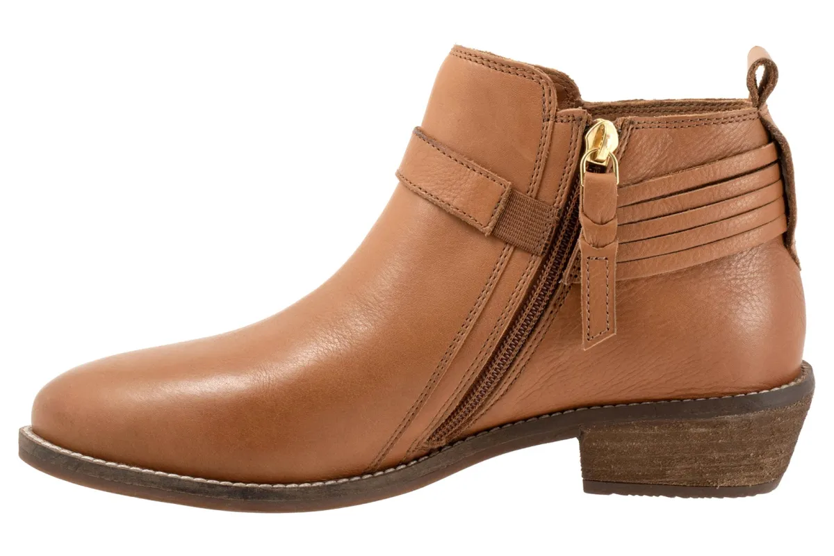 Softwalk Reade-Women Standard | Wide
