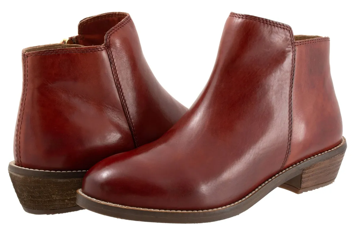 Softwalk Rocklin 2.0-Women Wide | Standard