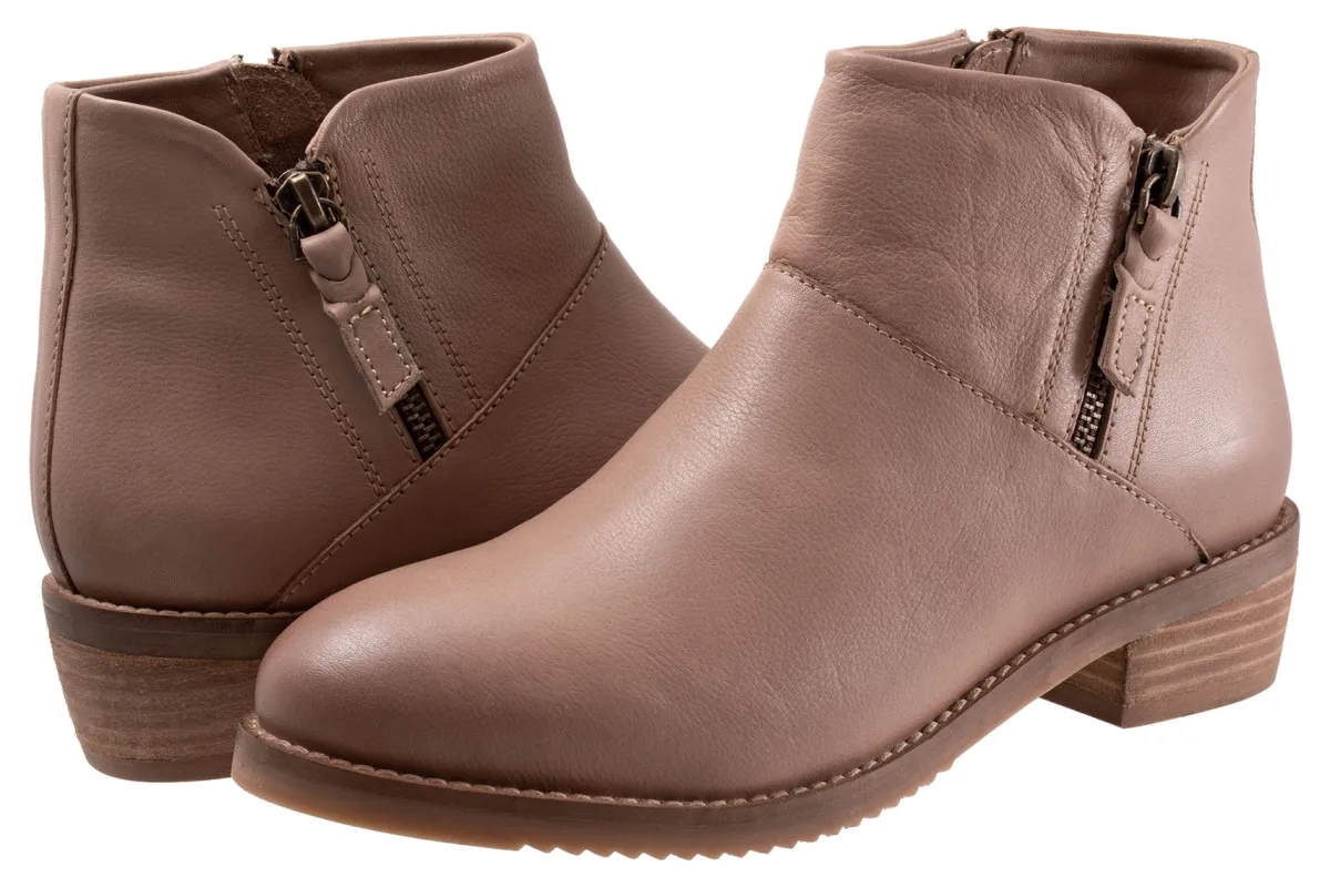 Softwalk Roselle-Women Standard | Wide