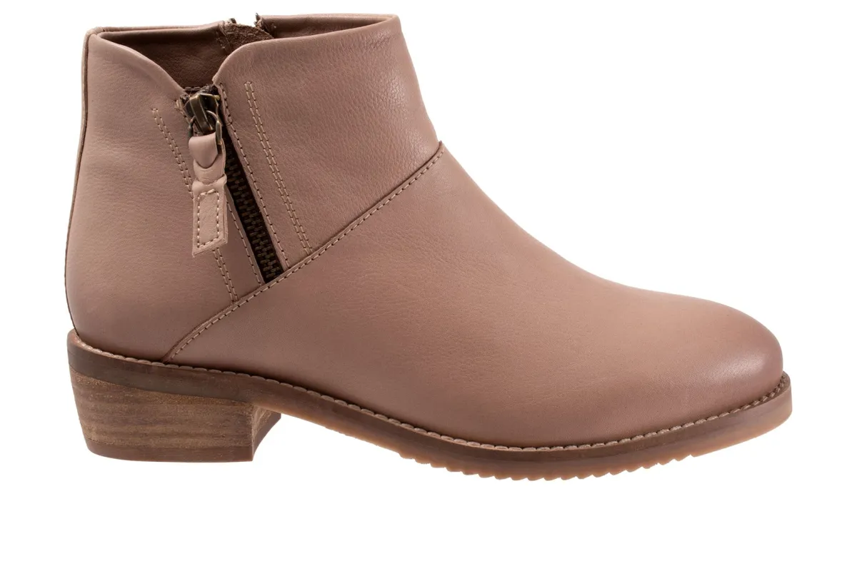 Softwalk Roselle-Women Standard | Wide