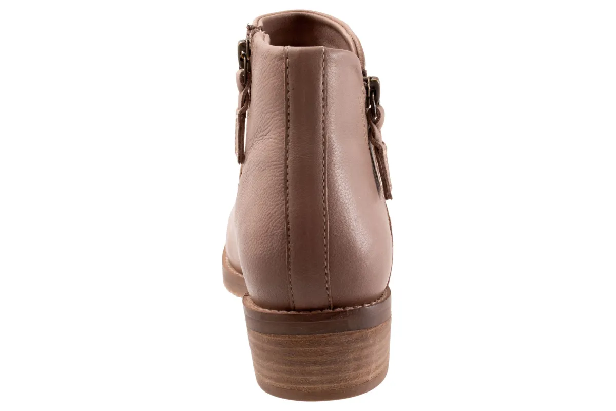 Softwalk Roselle-Women Standard | Wide