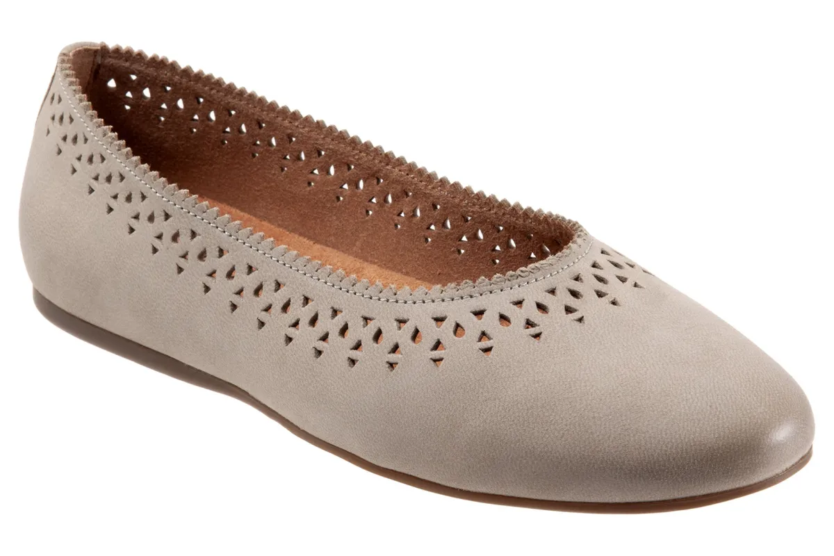 Softwalk Selma-Women Standard | Wide
