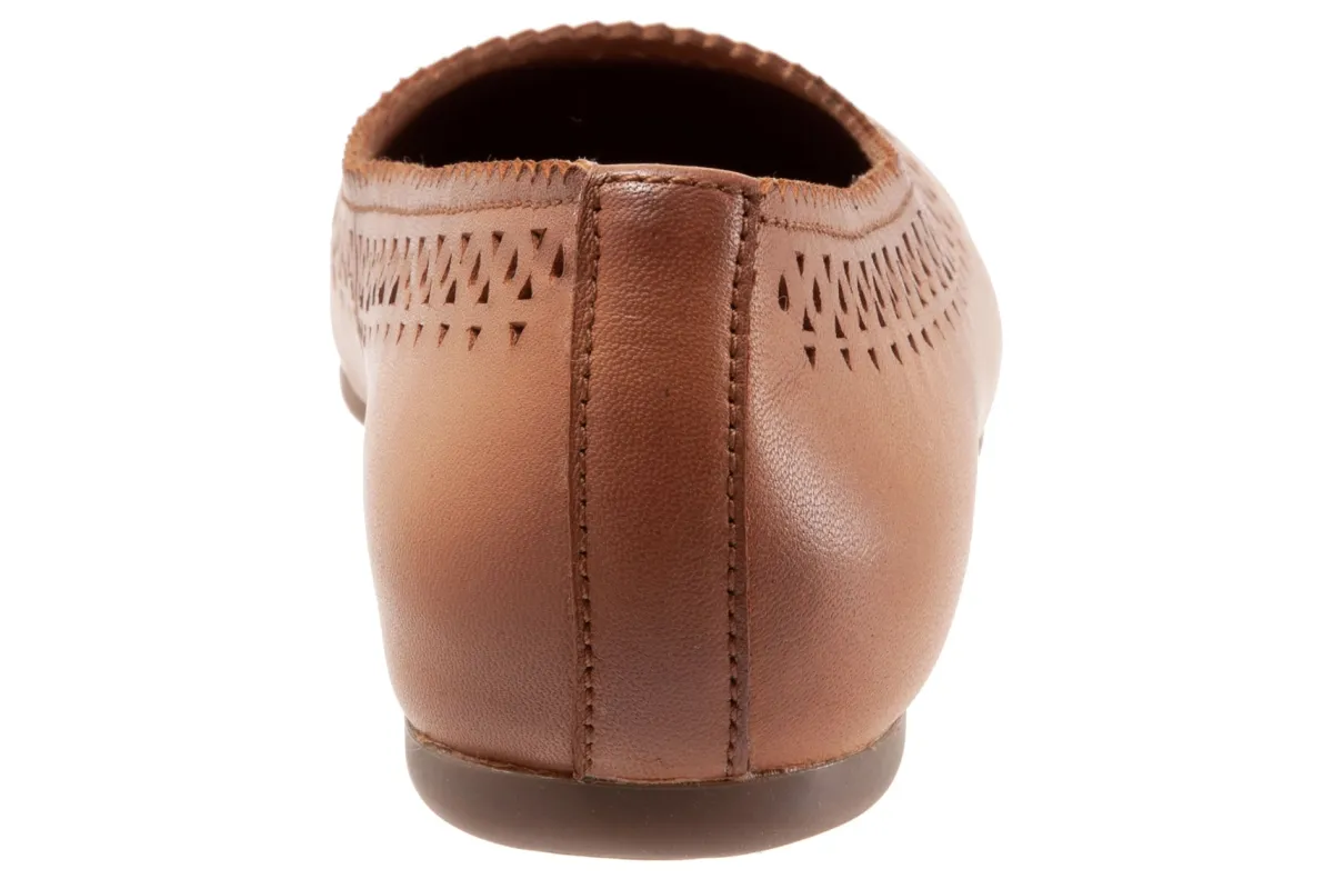 Softwalk Selma-Women Standard | Wide