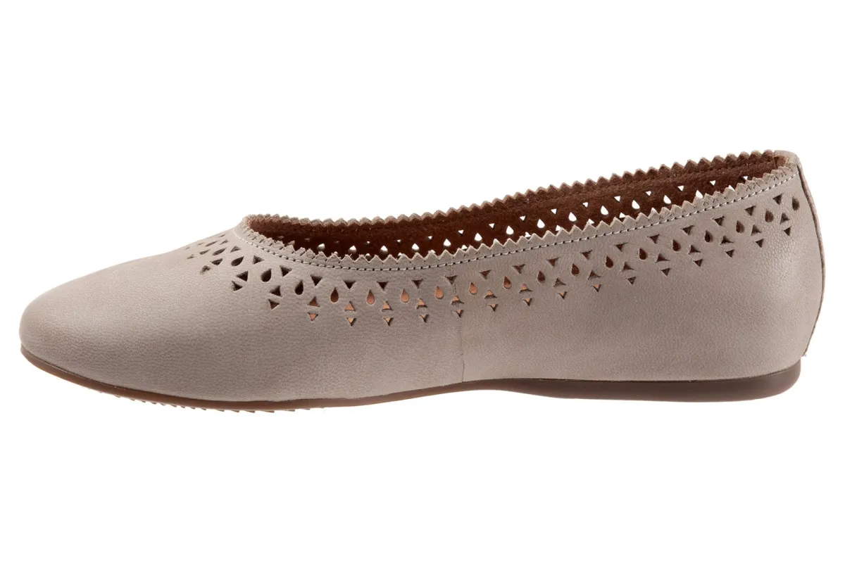 Softwalk Selma-Women Standard | Wide