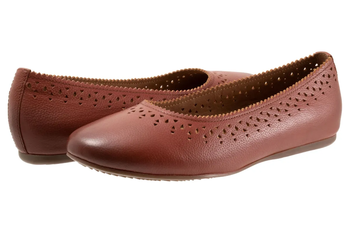 Softwalk Selma-Women Standard | Wide