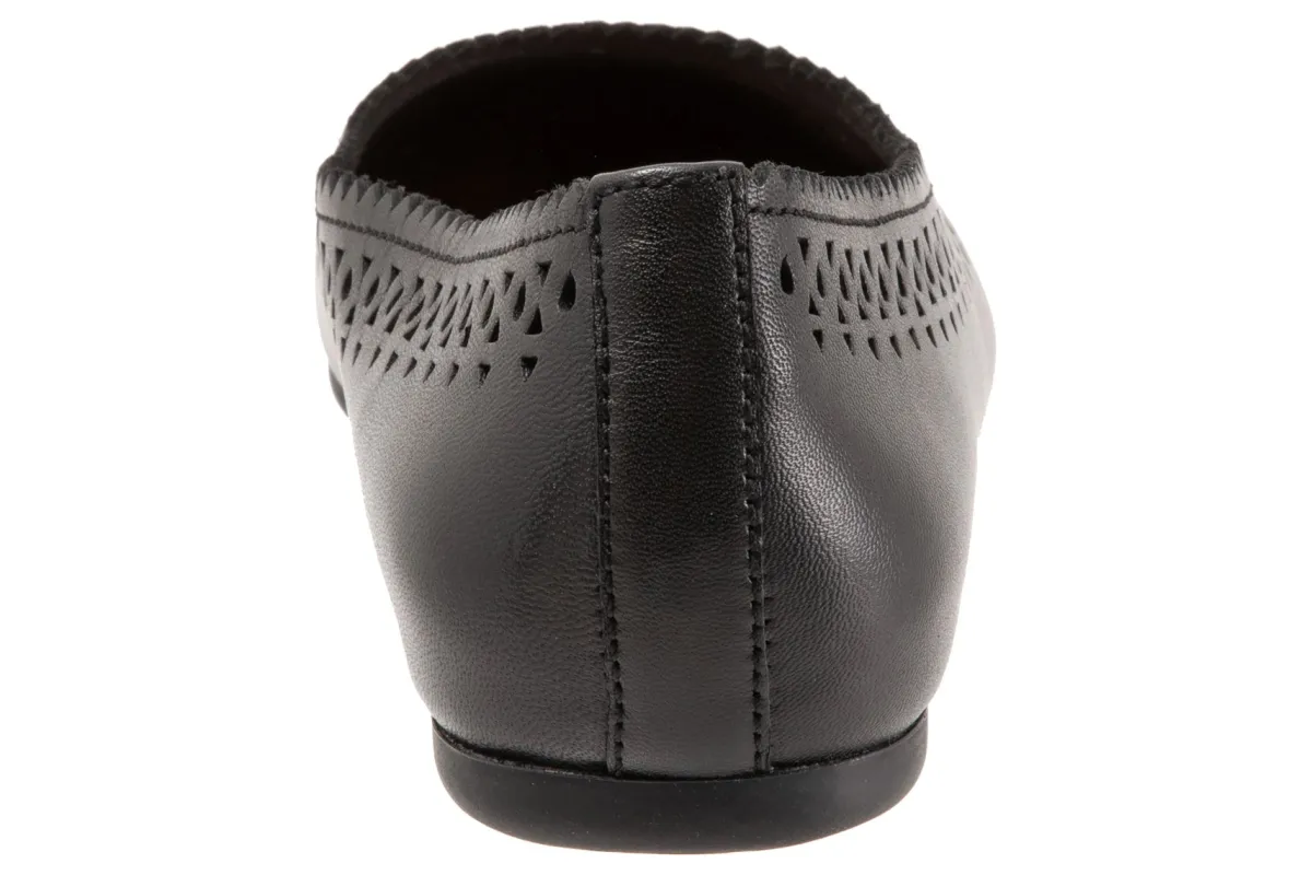 Softwalk Selma-Women Standard | Wide