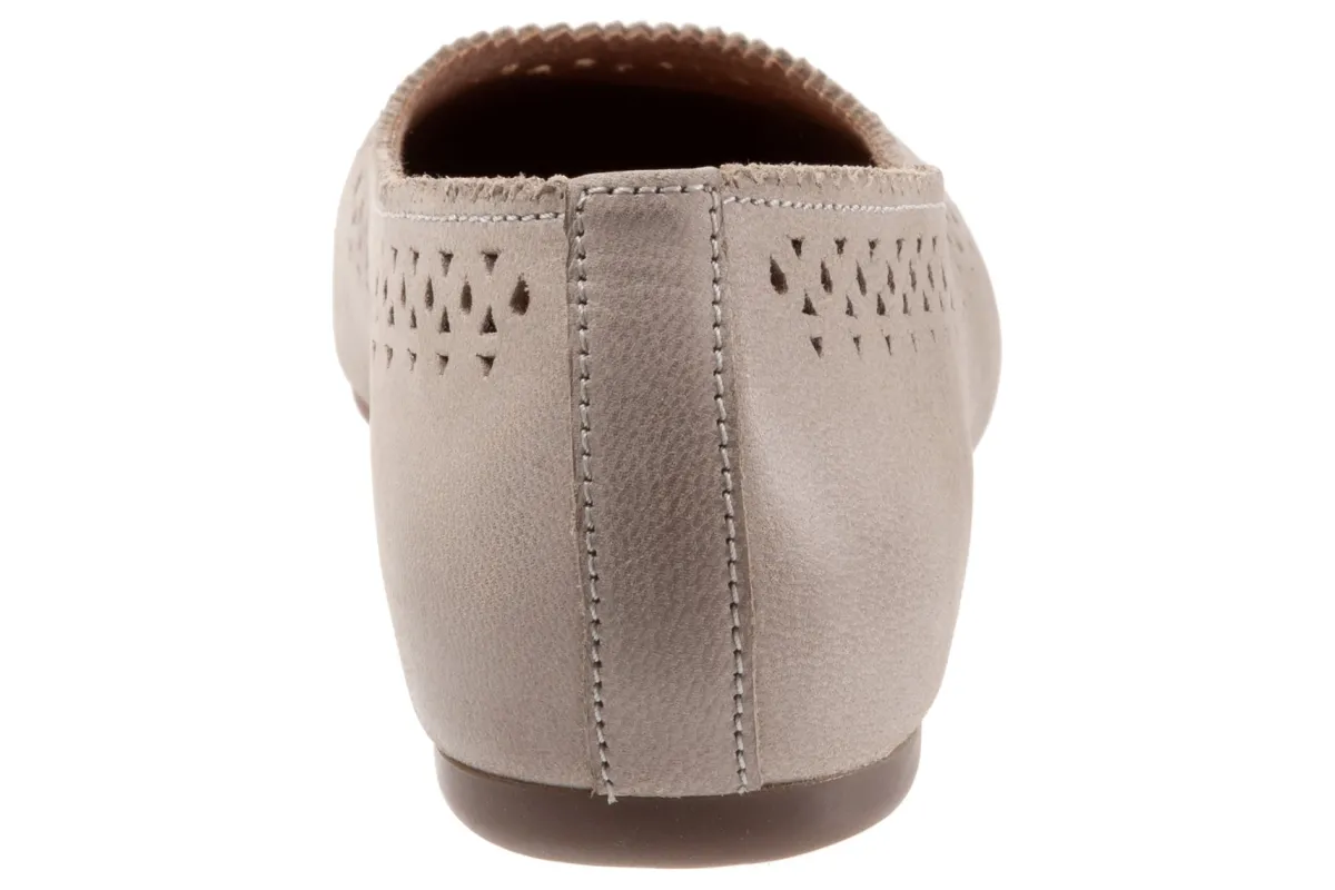 Softwalk Selma-Women Standard | Wide