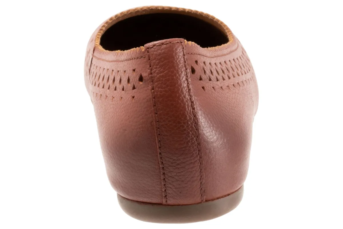 Softwalk Selma-Women Standard | Wide
