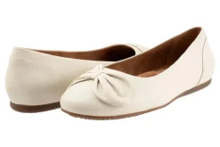 Softwalk Sofia-Women Wide | Standard