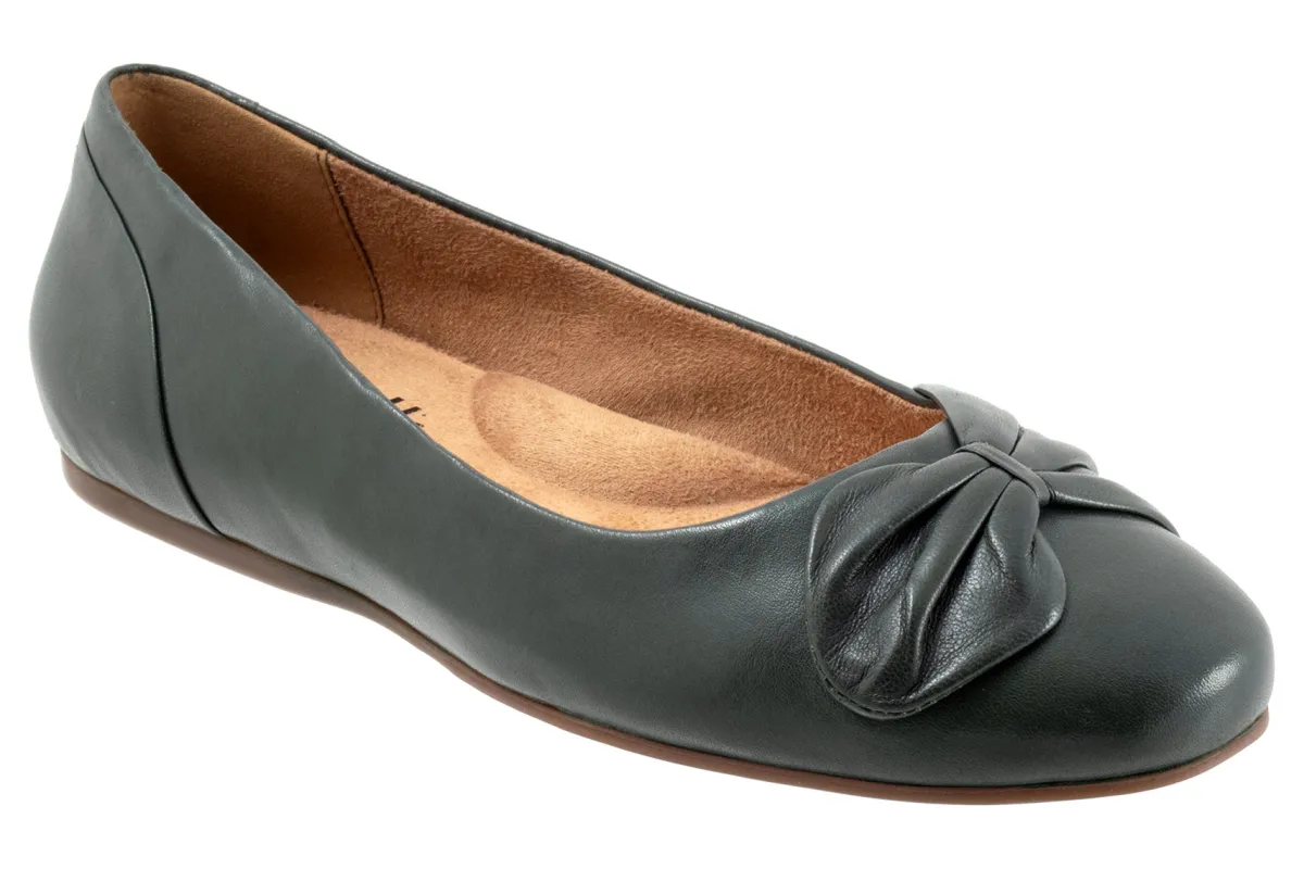 Softwalk Sofia-Women Wide | Standard