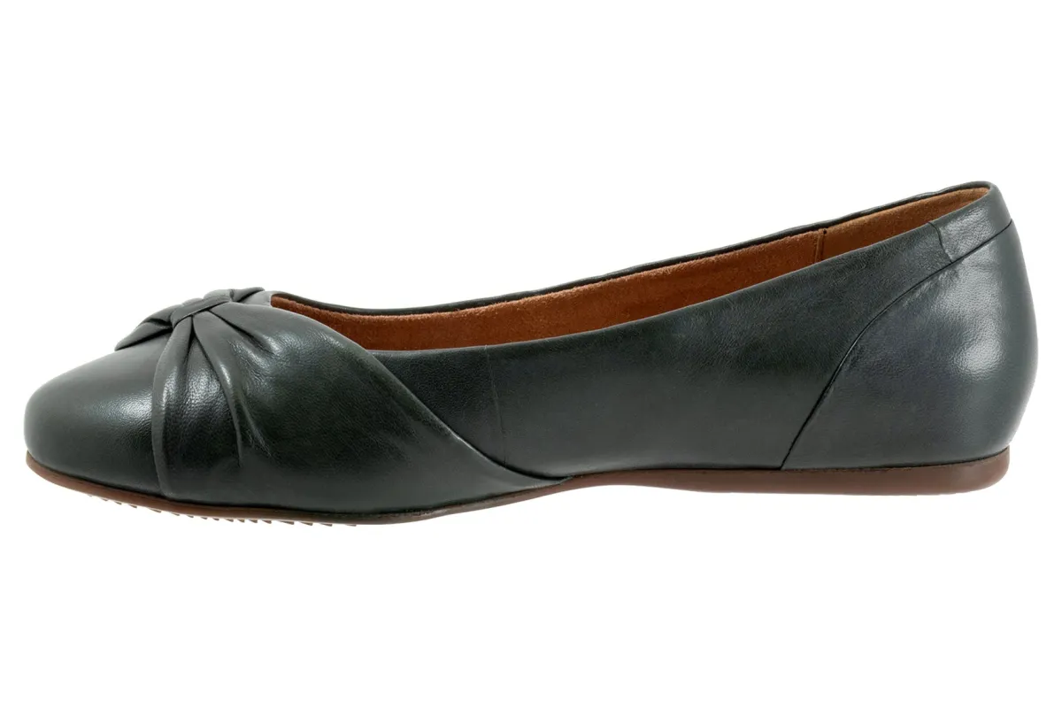 Softwalk Sofia-Women Wide | Standard