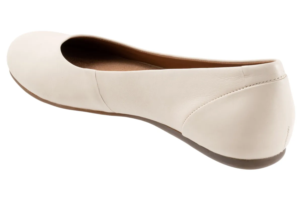 Softwalk Sonoma-Women Extra Wide | Casual Shoes