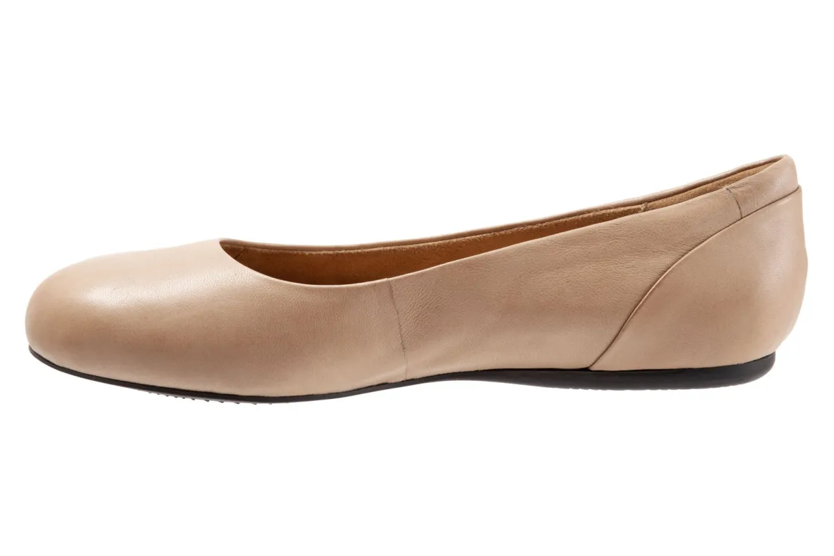 Softwalk Sonoma-Women Extra Wide | Casual Shoes