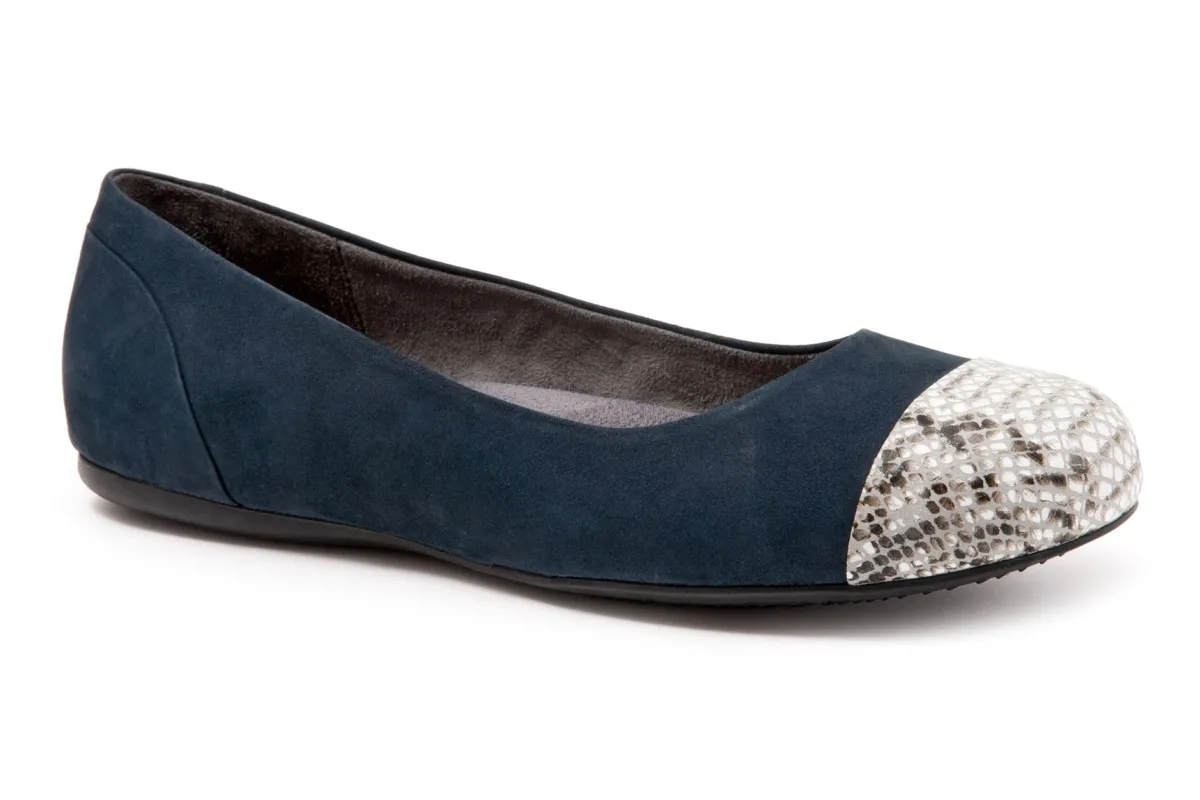 Softwalk Sonoma Cap Toe-Women Standard | Wide