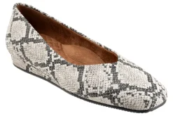 Softwalk Vellore-Women Wide | Standard
