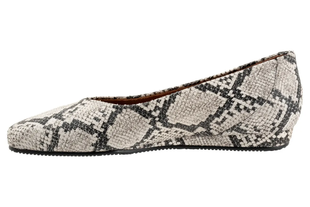 Softwalk Vellore-Women Wide | Standard