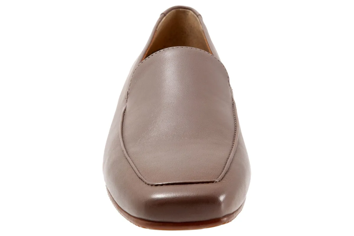 Softwalk Vista-Women Standard | Wide