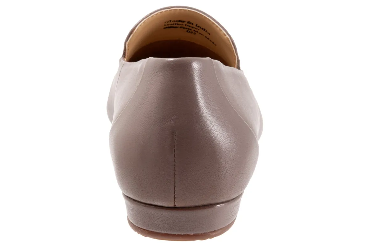 Softwalk Vista-Women Standard | Wide