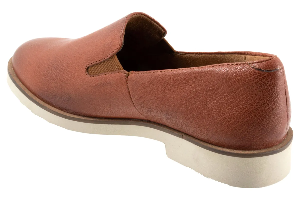 Softwalk Whistle II-Women Standard | Wide