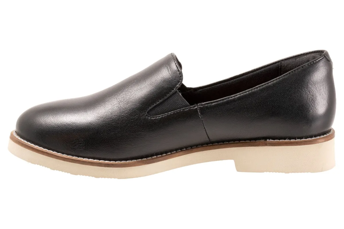 Softwalk Whistle II-Women Wide | Narrow