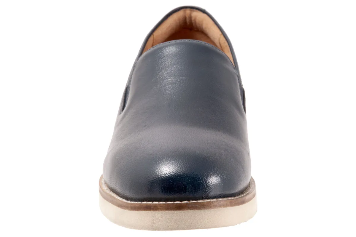 Softwalk Whistle II-Women Wide | Narrow