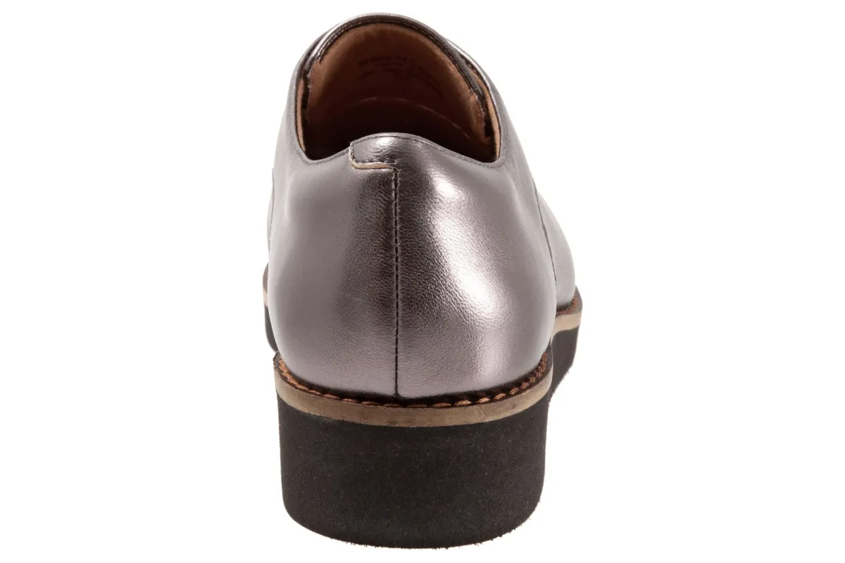 Softwalk Willis-Women Standard | Wide