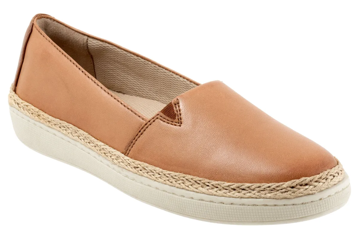 Trotters Accent-Women Wide | Casual Shoes