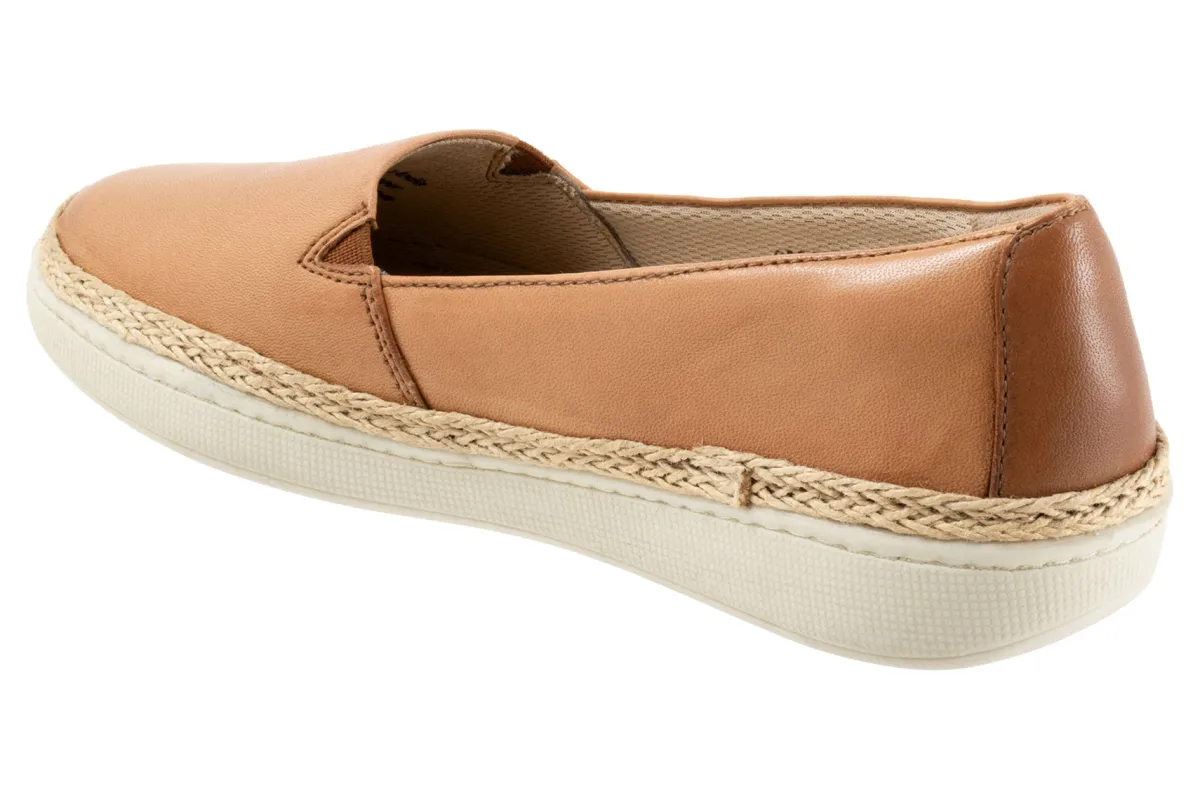 Trotters Accent-Women Wide | Casual Shoes