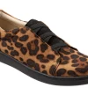 Trotters Avrille-Women Standard | Wide