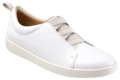 Trotters Avrille-Women Wide | Casual Shoes